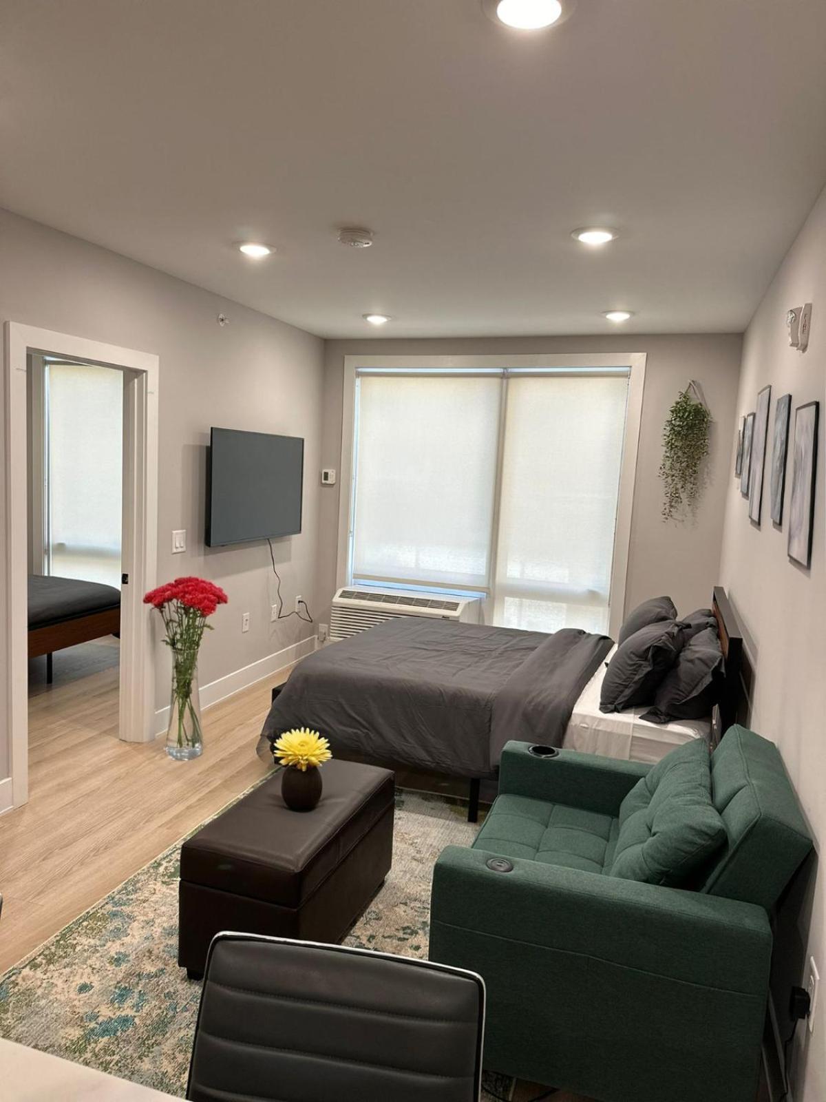 Luxury Stay For Nyc Visit Jersey City 7 Min Walk Nyc Train Station Exterior photo